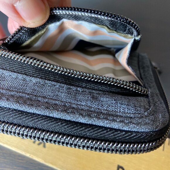 Lug Mini Handspring RFID Zip Wallet – Gray Quilted - Picture 5 of 6